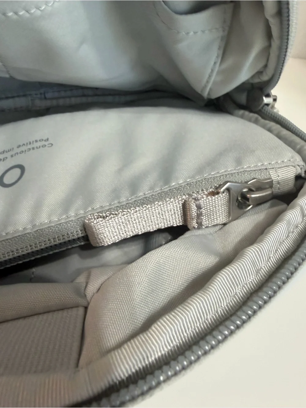 Urth Light Gray Electronics Zip Pouch